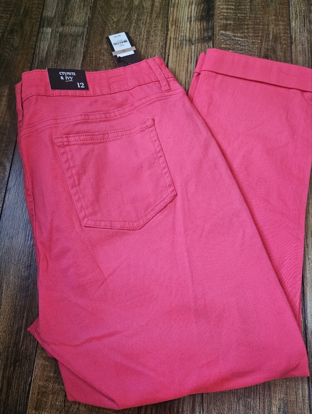Crown & Ivy Women's Hot Pink Cropped Jeans - Classic Fit